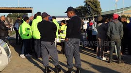 Portlands Primary parents picket outside “crumbling school”