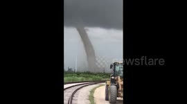Massive waterspout slams Port Arthur, Texas area