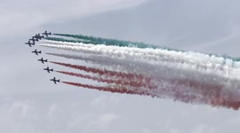The Italian Freece Tricolori paint the Italian flag with smoke from the planes.(4K)
