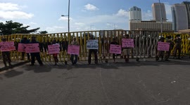 Sri Lankan anti-government protesters continue to protest against the new president Ranil Wickremesinghe