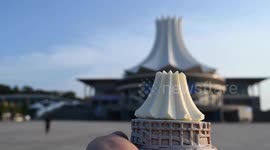 'Web Celebrity' Cake Becomes Popular In Nanning, China