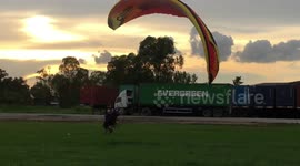 Paramotor takeoff fail - flying into bushes