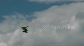 Hanggliding Landing Fail - Crashes Into Barbwire