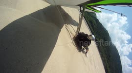 Hang glider fail - pre-tensioned wire snaps