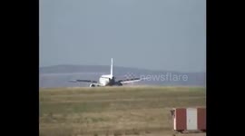 A320-200 scratches ground during landing (Tailstrike)