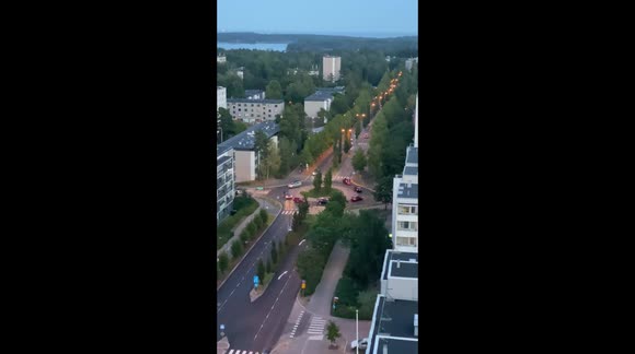 Video of Finnish drivers circling around roundabout goes viral with 4 million views