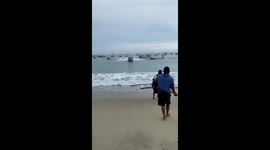 Spectacular parking at high speed of the boat on land using logs!