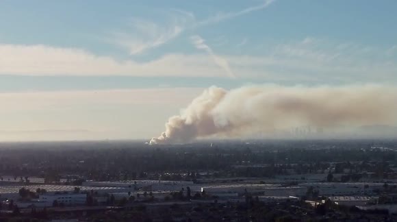 US: Brush Fire Breaks Out Near 605 And 105 Freeways In Norwalk, Los ...