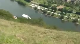 Two paraglider pilots collide midair - kite collapses (Near Death)