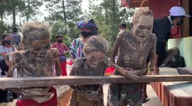 The Living Dead: How The Toraja People Of Indonesia Honor Their Deceased During  Ma'nene' Rituals