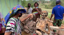 The Living Dead: How The Toraja People Of Indonesia Honor Their Deceased During  Ma'nene' Rituals