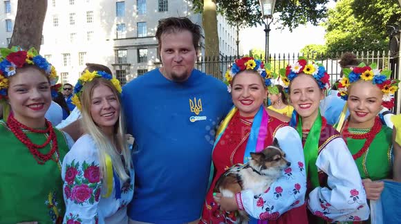 Ukrainians celebrate Independence Day in London with flags and anti-war placards