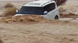 Heavy rain caused a crazy rapid flash floods between the two valleys