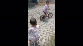 Little boy rides a bicycle suddenly the bicycle broke!
