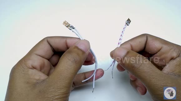 DIY Touch Switch For Lights | Touch Sensor Switch Making Idea | Finger