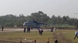 Indian prime minister lands In helicopter as crowds build up in Kolkata, India