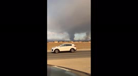 US: Fast-Moving Fairview Fire Burns Over 9,000 Acres In Southern California 4