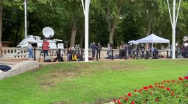 World's media gather outside Buckingham Palace amid concerns over Queen's health