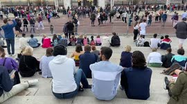 Crowds outside Buckingham Palace as concern grows over The Queen’s health