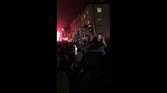David Cameron holding pig effigy paraded through UK town on Bonfire ...