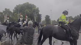 Horse guards join queen Elisabeth ii death commemorations at Buckingham Palace 1