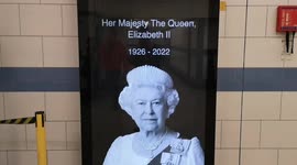 Tributes to the Queen pop up around UK capital as nation mourns