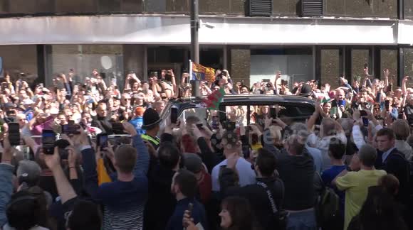 King Charles met by BOOS and JEERS as he arrives at Cardiff Castle in Wales