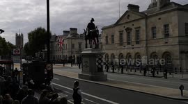2 minutes silence for the Queen in Whitehall