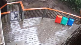 Massive debris flow builds up within minutes near home (CCTV)