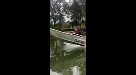 Thrill-seeker goes FULL SPEED while boating in Coomera River *Aquarius Thundercat*