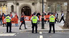 Just Stop Oil block the roads in Westminster again