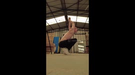 Contortionist uses his art to thank the brave Ukrainian fighters defending their country