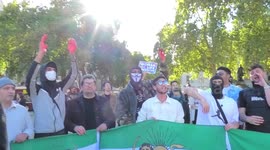 Iranian men & women chant 