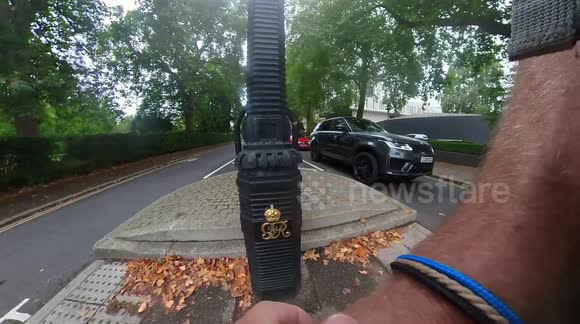 Paul Lyon-Maris, celebrity talent agent carries YouTuber on the bonnet of his Range Rover (video 2)