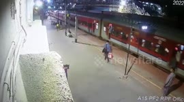 Cop pulls off heroic rescue to save elderly passenger, who slipped while getting off train in eastern India