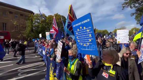 'Rejoin the EU' sing demonstrators during major pro-European march