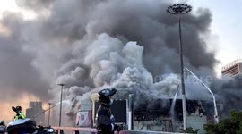 Huge fire burns down iconic mall in eastern China