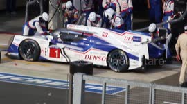 Le Mans 24hr race, Toyota LMP1 No'1 car tyre change and exit