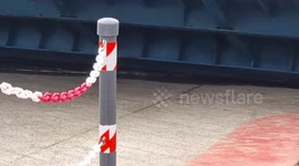 Torpoint Ferry jams on the slip , people and buses stuck on the river tamar , Strong winds causes it to jam on the Slip