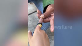 Kind food app rider helps remove gold ring from customer's swollen finger