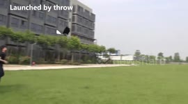 Realistic robot bird or ornithopter with morphing-coupled wingbeat pattern