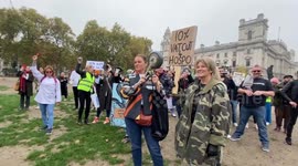 Hospitality workers bang pans outside British Parliament