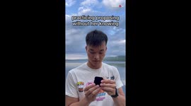 This guy 'practiced' proposing to the love of his life for 2 weeks... in her presence!