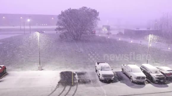 Thundersnow slams Buffalo, New York as snowstorm begins
