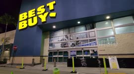 No Black Friday lines outside iconic retailers in Florida