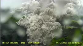 Dramatic CCTV footage shows speed of moving ash cloud from Mount Semeru