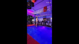 Ninja Warrior's first attempt at a WILD 5.10m Lache ends on a SPLASHING note