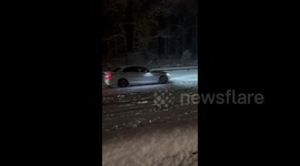 Heavy snow causes traffic mayhem in and around London