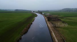 Leeds and Liverpool Canal freezes due to Arctic Blast in UK