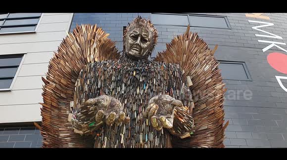 Sculpture made from 100,000 blades displayed in Milton Keynes